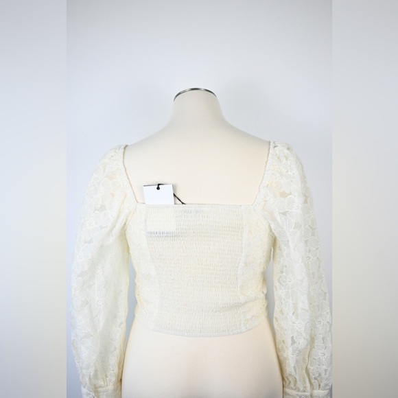En Saison Cropped Floral Creme Blouse NWT - Picture 11 of 11